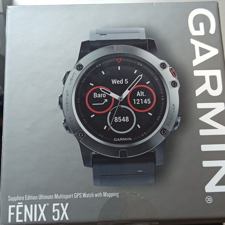 Garmin Fénix 5X slate gray, použité hodinky ve velmi dobrém stavu s roční zárukou, kompletním originálním obalem a přísl. návody, nab. kabel apod. Řeminek je nový, hodinky zaleštěny a vyčištěny ultrazvukem viz fotografie konkrétního kusu.