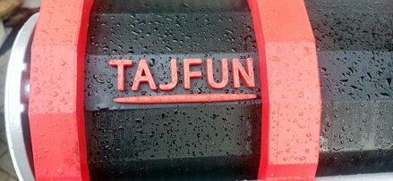 10kW větrná elektrárna TAJFUN diametr až 5m, GEO senzor, senzory náklonu, tlaku na věž, atd. WiFi, regulátor a střídač 10,2kW, baterie lithium 5,2kW