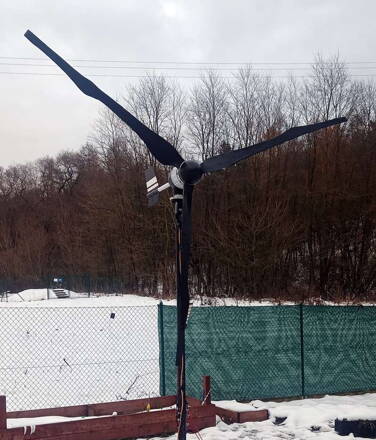 3700W 3 listý větrný mlýn, průměr 3m, 48V Hybridní Invertor 6,2kW / 48V/230V, baterie 5kW,   set domácí větrná elektrárna, rozšiřitelná o 3,2kW FV panelů